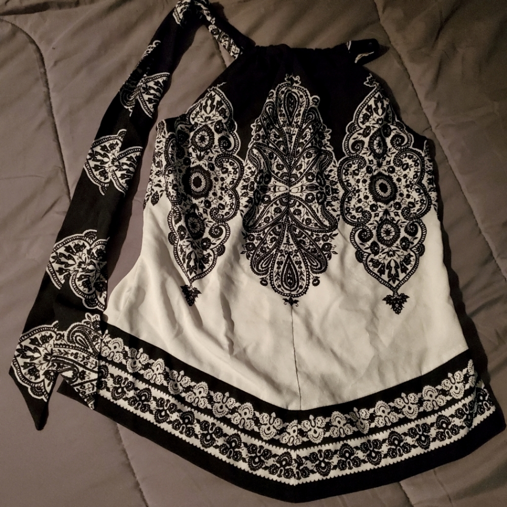 New York & Company sleeveless top